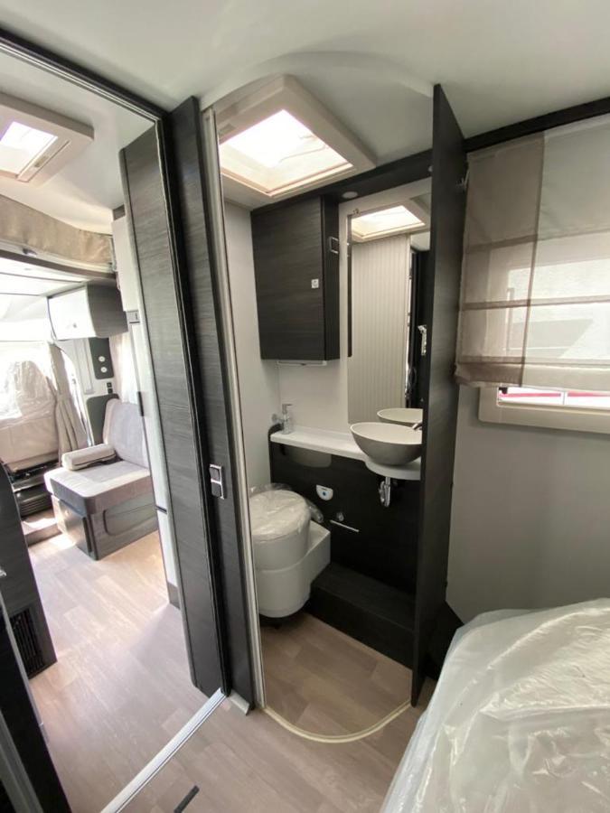 Magnifica Autocaravana Adria Matrix Axess 670Sl Granada Esterno foto